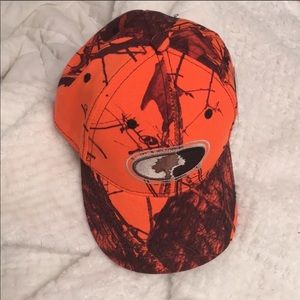 🦋NWT Mossy Oak Camo Hat🦋